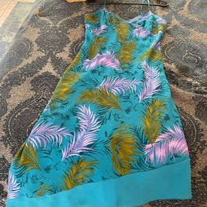 Beautiful summer dress. Slightly worn.